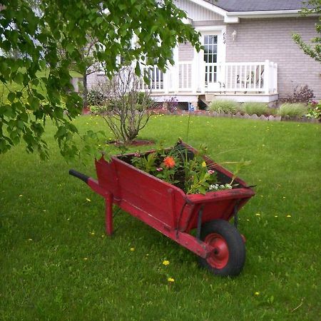 Gite Au P'Tit Bonheur B&B Coaticook Luaran gambar