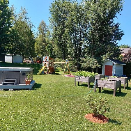 Gite Au P'Tit Bonheur B&B Coaticook Luaran gambar